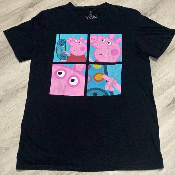 Hot Topic Tops - Peppa Pig Meme Hanging Up Graphic Tee